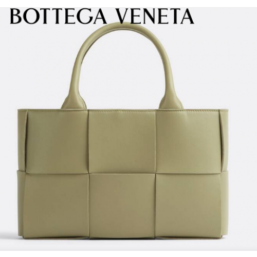 Bottega Veneta ARCO TOTE Small intrecciato grained leather tote bag 709337 Travertine