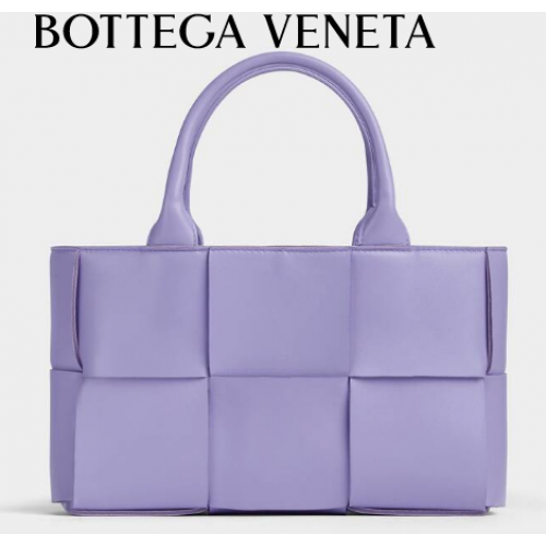 Bottega Veneta ARCO TOTE Small intrecciato grained leather tote bag 709337 Wisteria