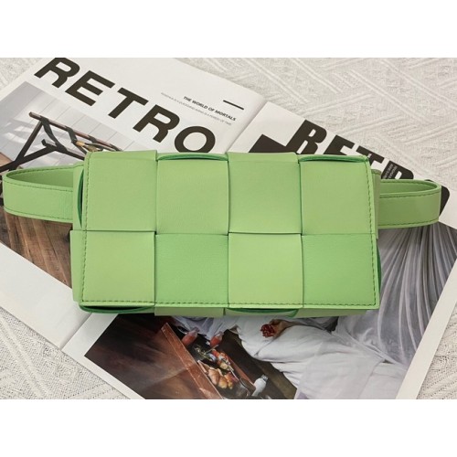 Bottega Veneta CASSETTE Mini intreccio leather belt bag 651053 green