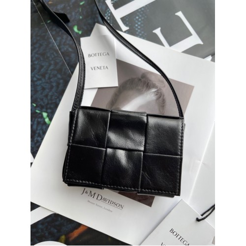 Bottega Veneta Candy Cassette A666688 black