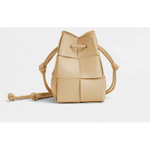 Bottega Veneta Mini intreccio leather crossbody bucket bag 680217 Porridge