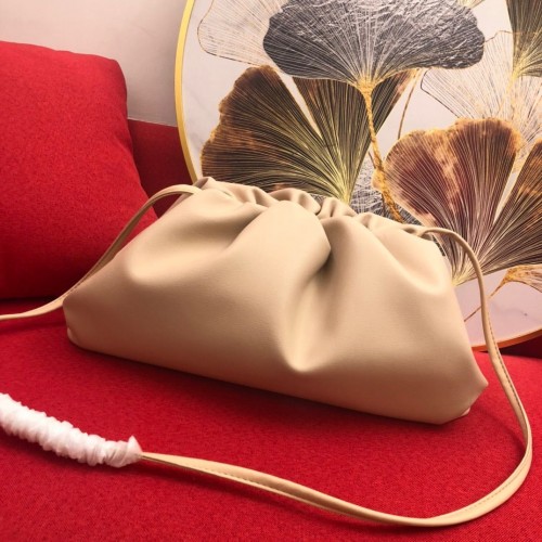 Bottega Veneta Nappa lambskin soft Shoulder Bag 9722 Nude