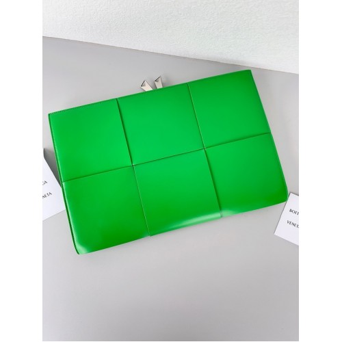 Bottega Veneta Pouch 651410 green