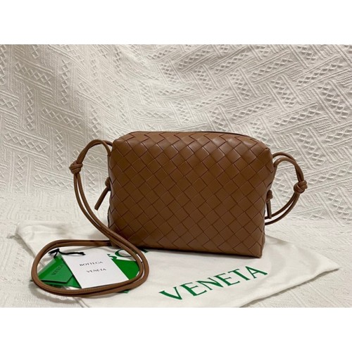 Bottega Veneta Small intrecciato leather cross-body bag 680255 Brown