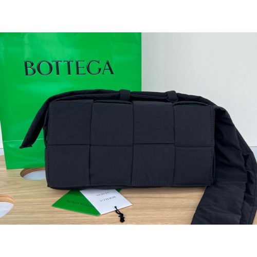 Bottega Veneta nylon shoulder bag 591977 black&green