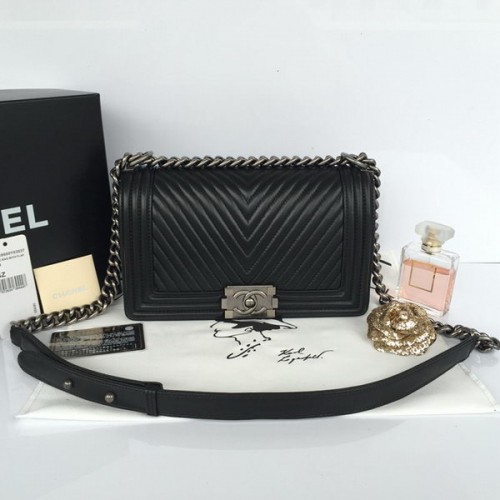 Boy Chanel Flap Shoulder Bag Herringbone Stitching A92828 Black