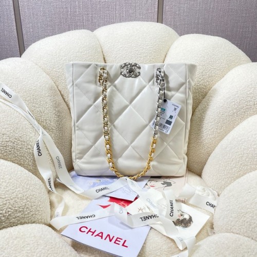 CHANEL 19 SHOPPING BAG AS3519 white