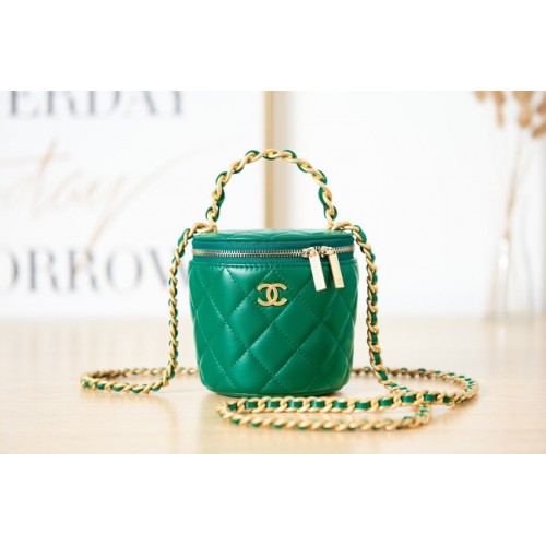 CHANEL VANITY WITH CHAIN Lambskin Gold-Tone Metal AS2873 green