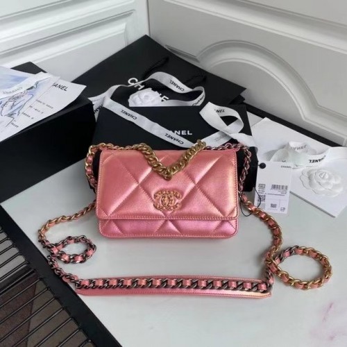 Chanel 19  Iridescent Calfskin Chain Wallet AP0957 pink