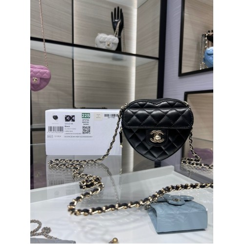 Chanel 2022S Love Heart mini Lambskin Crossbody Chain Bag AO2784 black