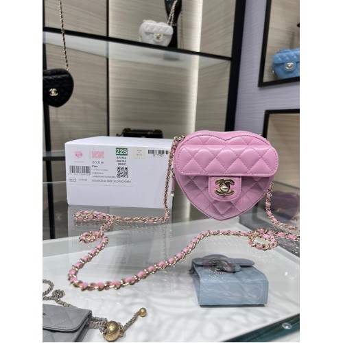 Chanel 2022S Love Heart mini Lambskin Crossbody Chain Bag AO2784 pink
