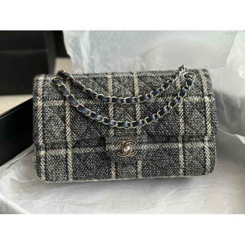 Chanel CLASSIC HANDBAG A01112-4