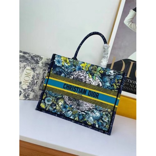 DIOR BOOK TOTE Blue Dior Constellation Embroidery M1297ZR