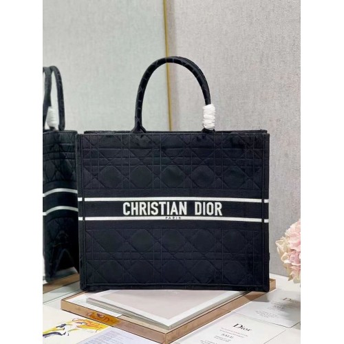 DIOR BOOK TOTE Velvet C1286-5 white