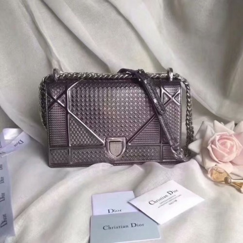 DIORAMA BAG METALLIC CALFSKIN WITH MICRO-CANNAGE MOTIF M0422 GREY