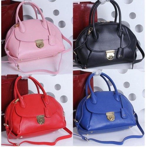 Ferragamo Medium Tote Bag Calfskin Leather SF588471