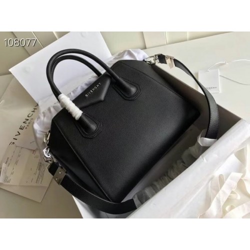 Givenchy Grained Calfskin Antigona Bag 1080 black