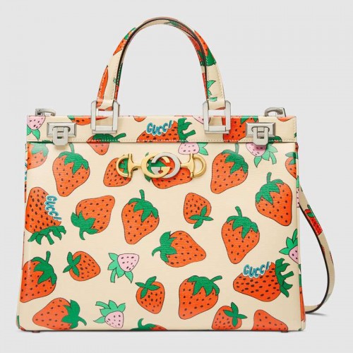 Gucci Zumi Strawberry print medium top handle bag 564714