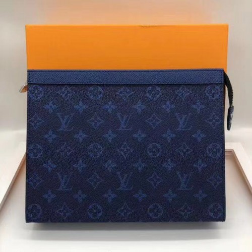 Louis Vuitton M61692  POCHETTE VOYAGE MM