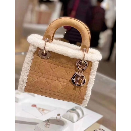 MEDIUM DIOR TOTE Camel-Colored Shearling M8820