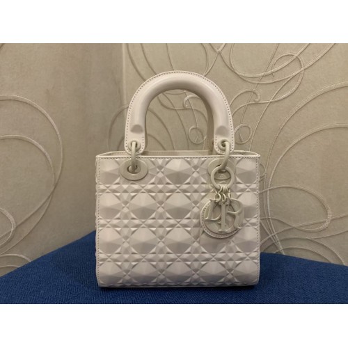 MEDIUM LADY DIOR BAG Cannage Calfskin C2813 white