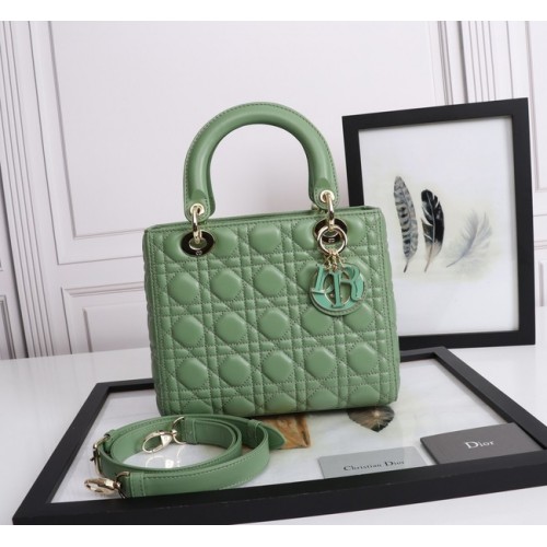 MEDIUM LADY DIOR BAG Cannage Lambskin M0565E green