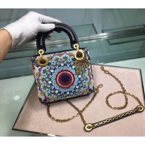 MINI LADY DIOR EMBROIDERED BAG M0598CRMH