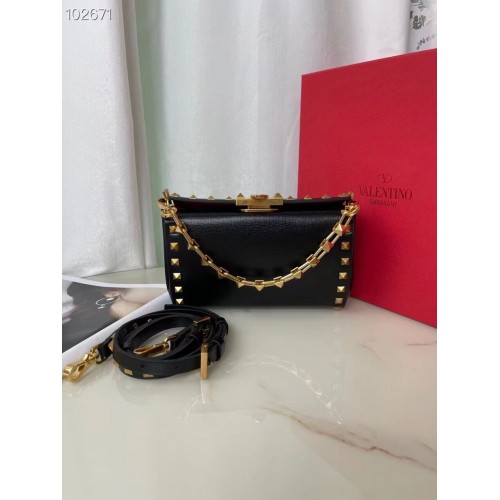 VALENTINO GARAVANI Rockstud Alcove Grain calf shoulder bag V0189 black