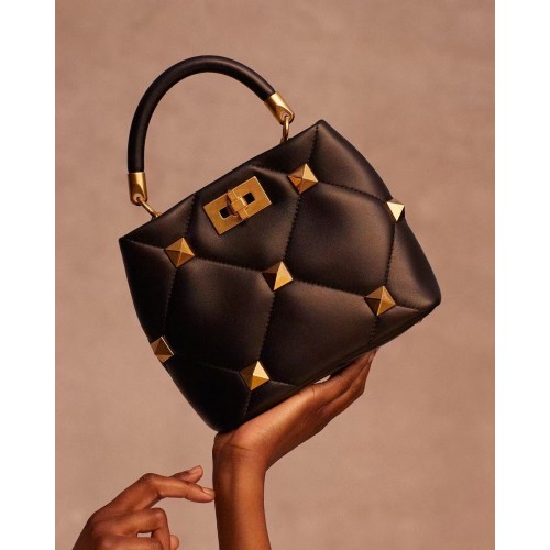 Valentino medium Garavani Roman Stud V1198 black
